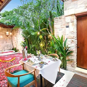 aksari-villa-seminyak-bali.ubudhotelsnow.com/